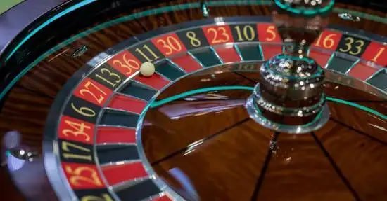 Halaman statistik detail pertandingan di ulti33 menampilkan grafik dan data pemain